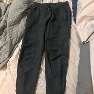 men’s Lululemon license to train jogger large great condition